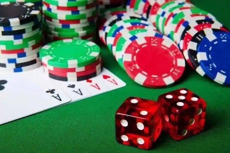 Tampilan kasino langsung Playtech di pop303 untuk mobile